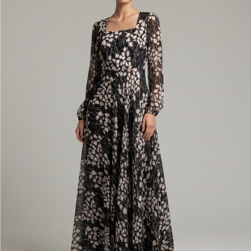 Chic Long Sleeve Black and Cream Dress